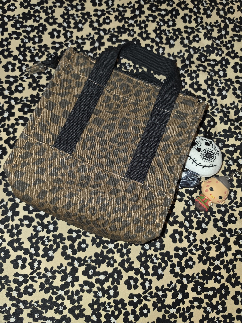 Vans Brown Leopard Print Messenger Tote with Black Straps - Picture 2 of 3